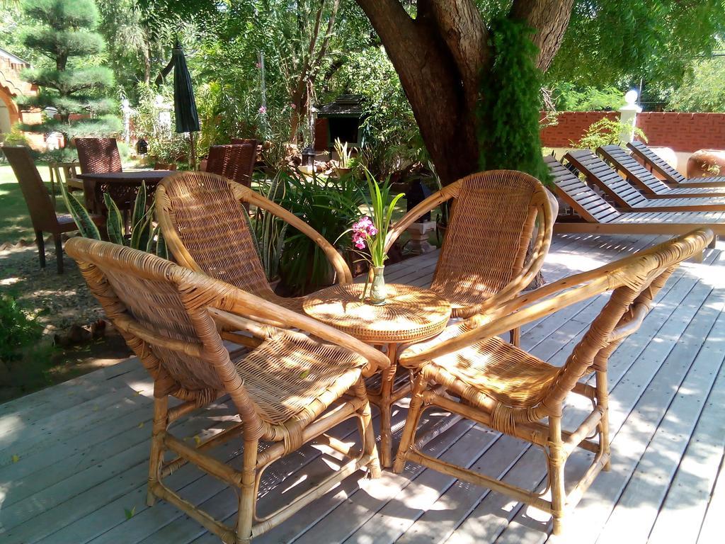 Lawkanat Hotel Bagan Esterno foto