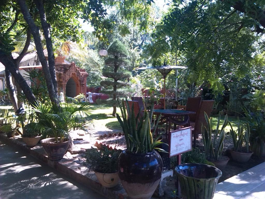 Lawkanat Hotel Bagan Esterno foto