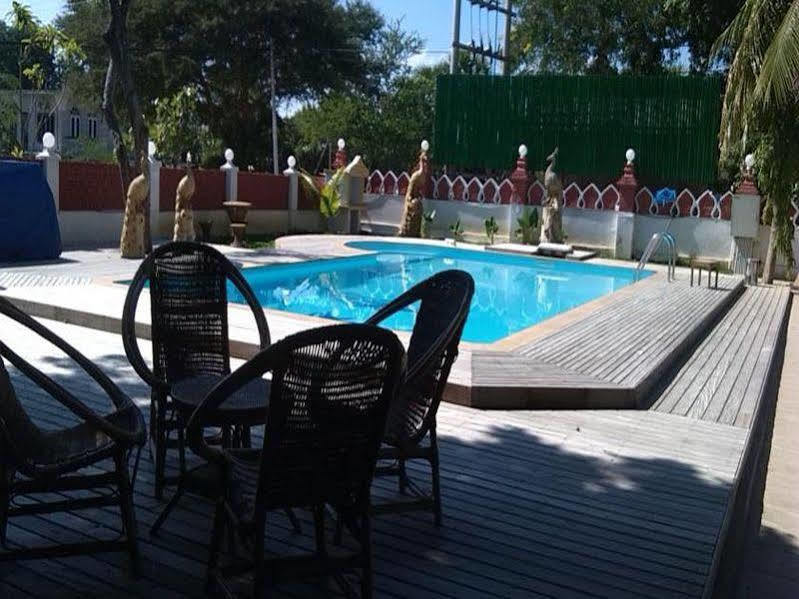 Lawkanat Hotel Bagan Esterno foto