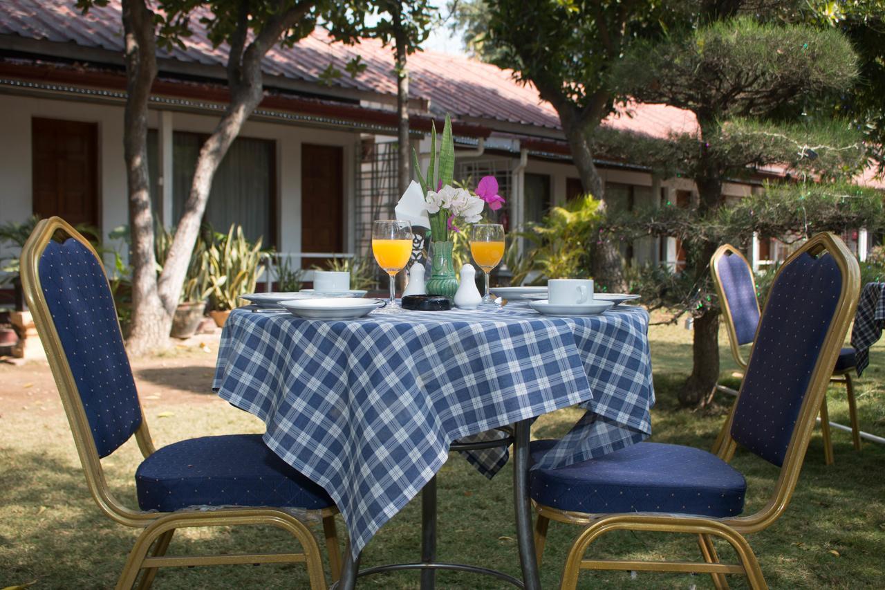 Lawkanat Hotel Bagan Esterno foto