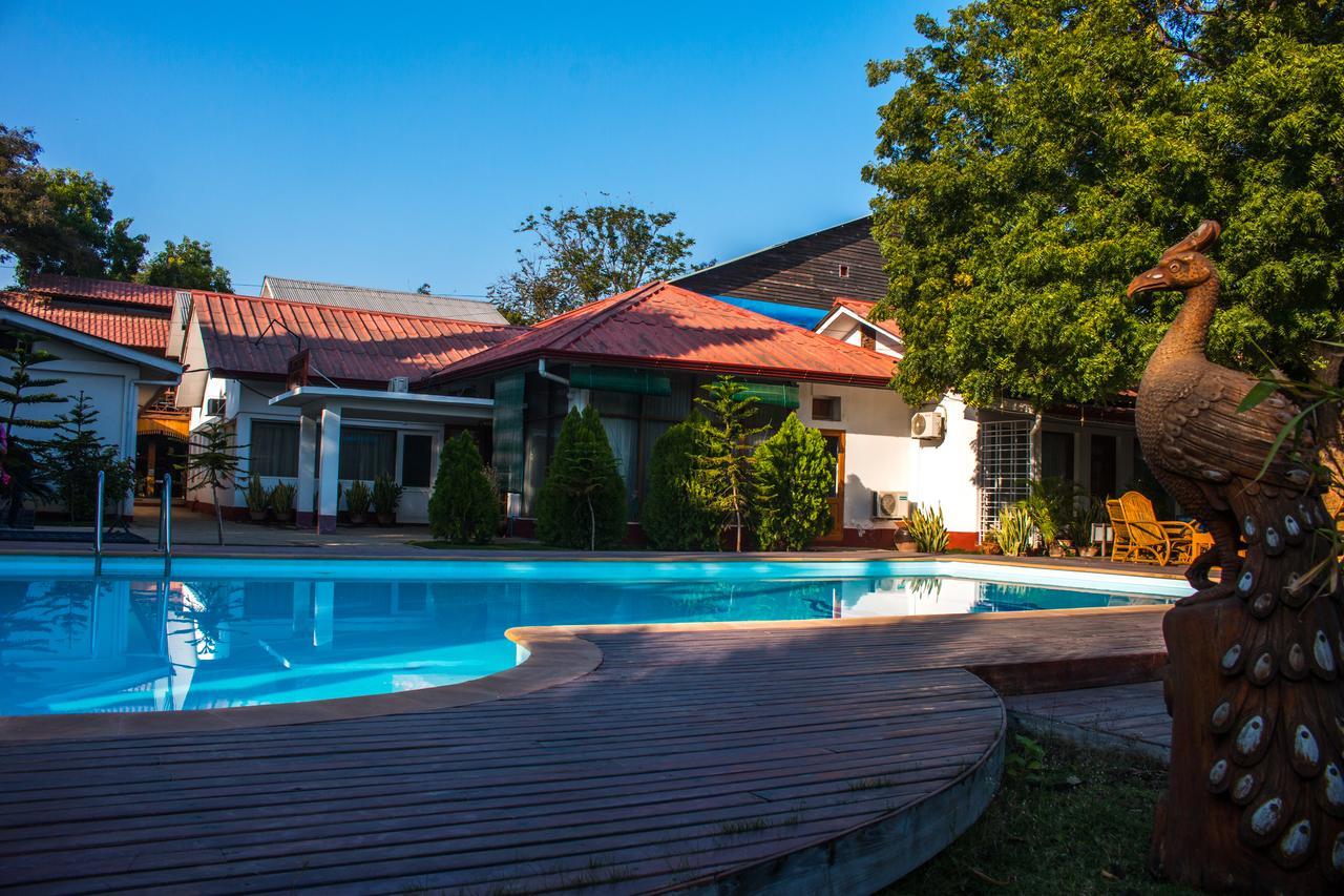 Lawkanat Hotel Bagan Esterno foto