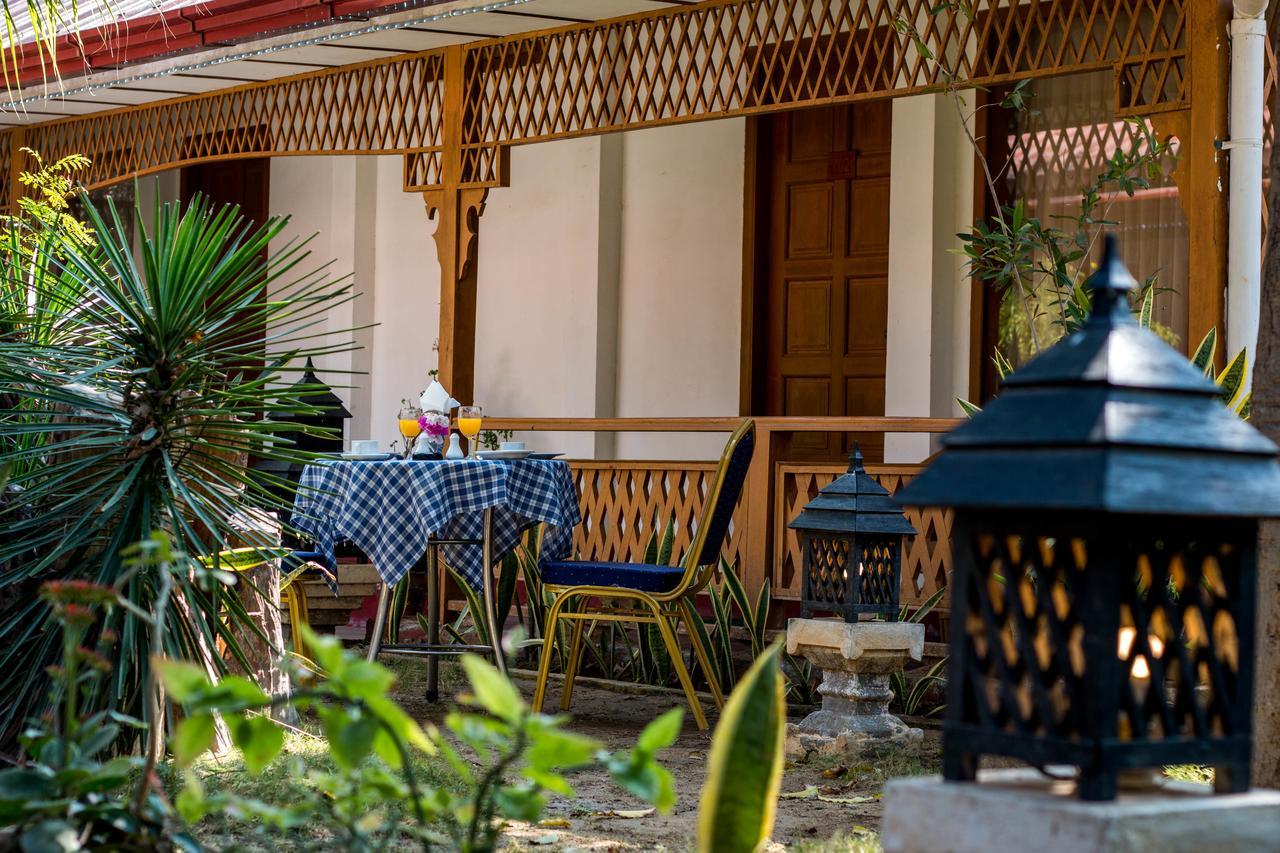 Lawkanat Hotel Bagan Esterno foto