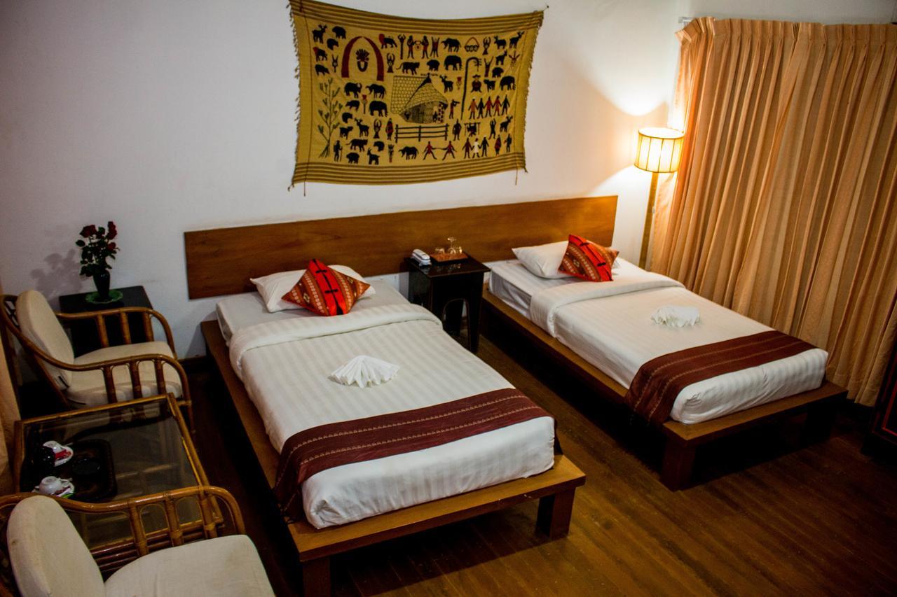 Lawkanat Hotel Bagan Esterno foto