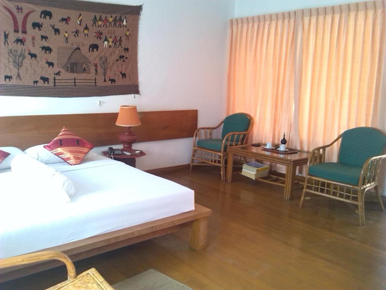Lawkanat Hotel Bagan Esterno foto